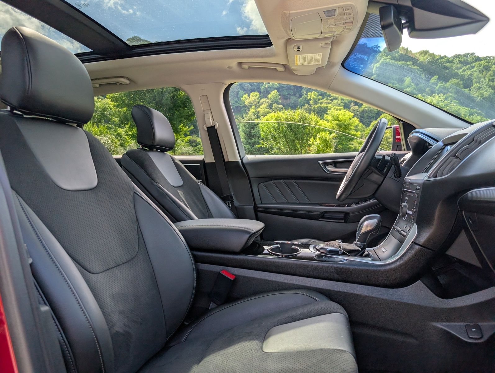 2016 Ford Edge 47