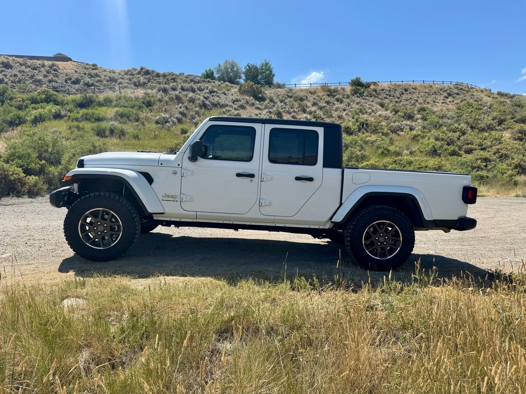 2023 Jeep Gladiator Overland - Photo 57
