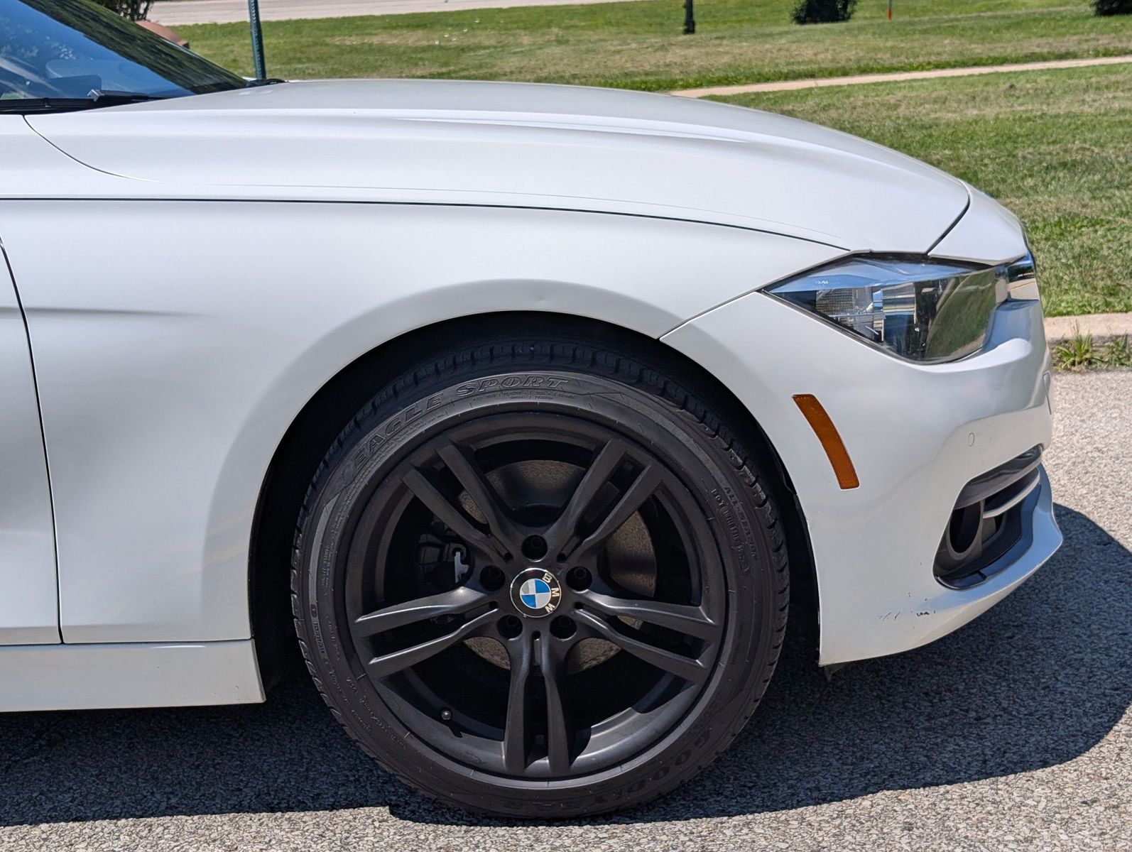 2017 BMW 330i 35