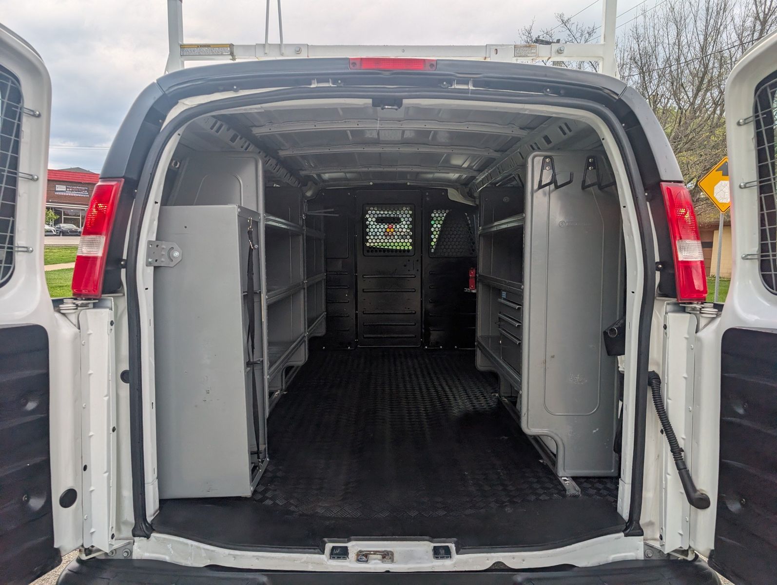 2020 GMC Savana Cargo 41