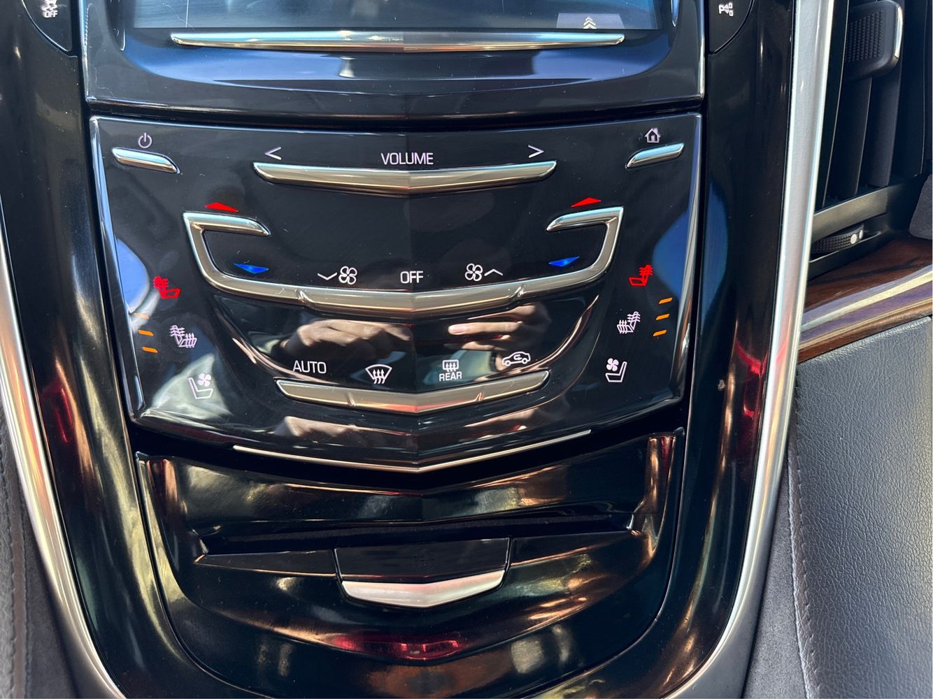 2019 Cadillac Escalade ESV Luxury photo 22