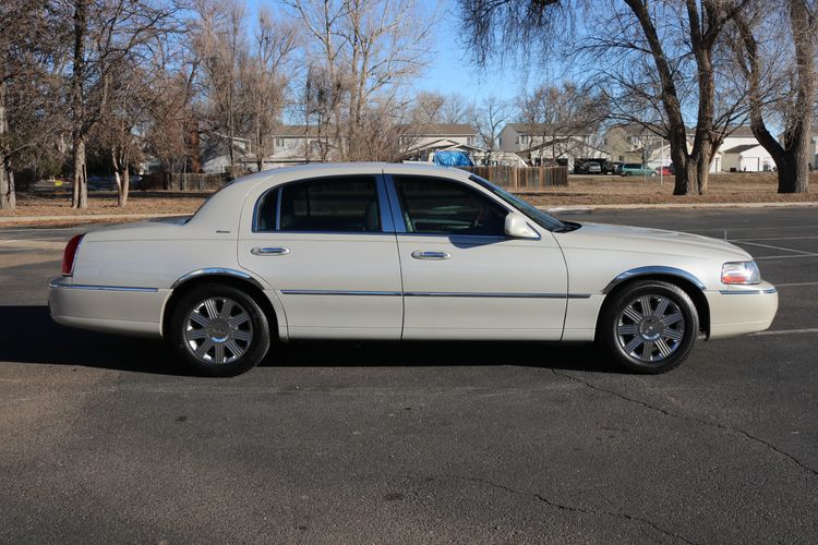 2004 Lincoln Town Car Ultimate | Victory Motors of Colorado
