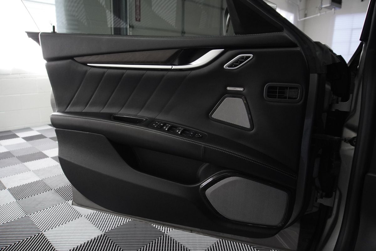 2019 Maserati Ghibli GranLusso