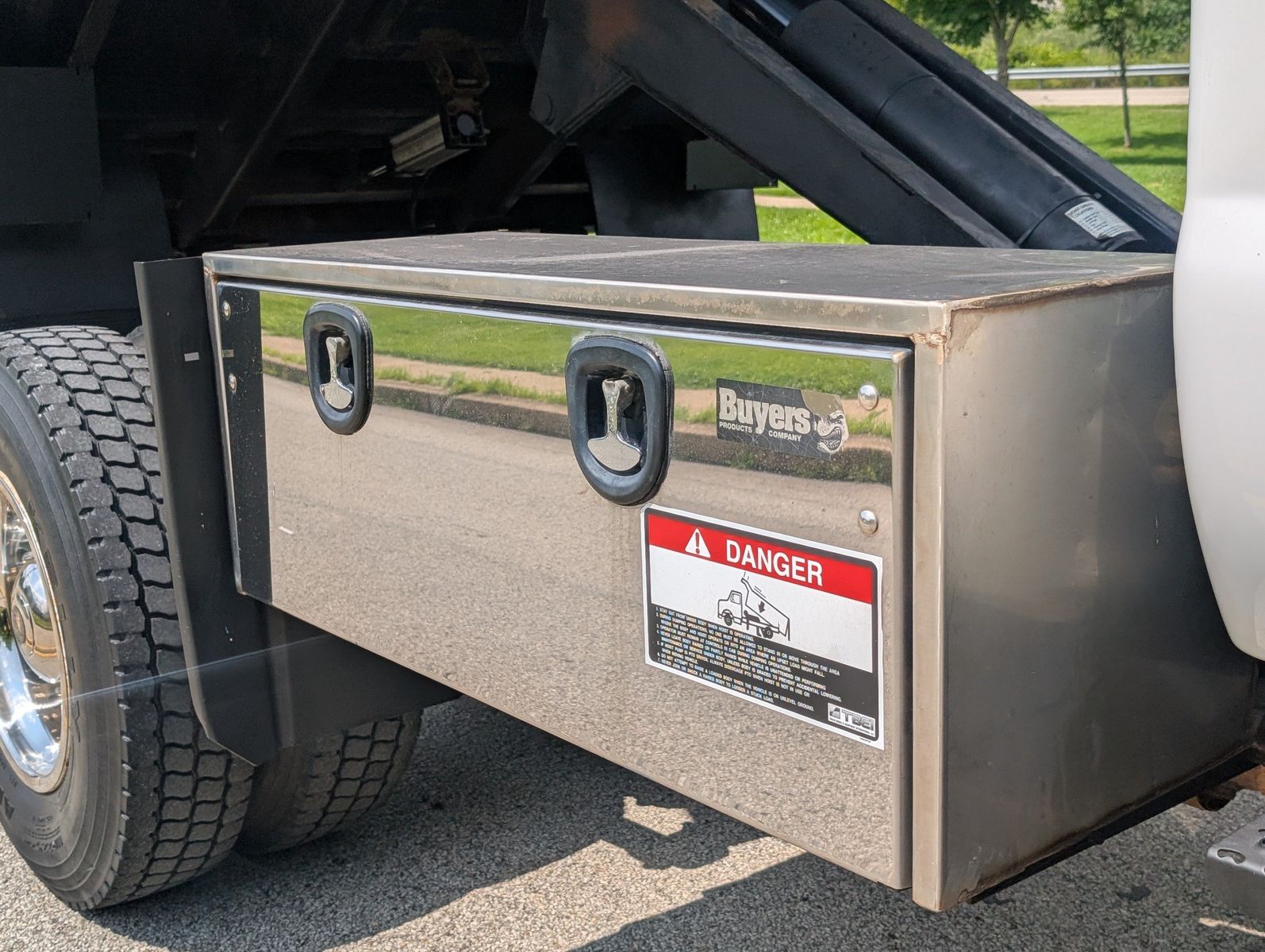 2015 Ford F-750 25