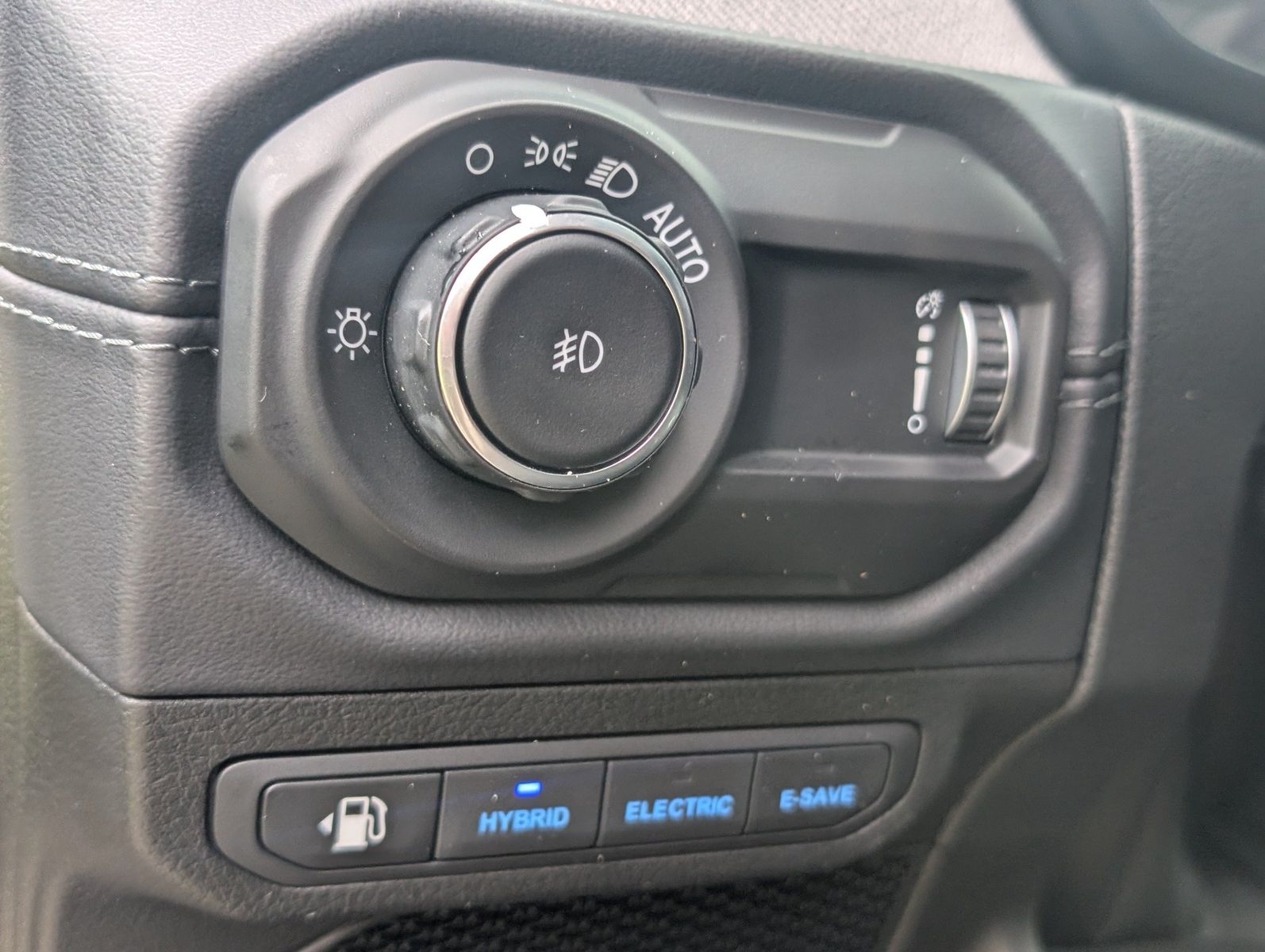 2025 Jeep Wrangler 4xe 27