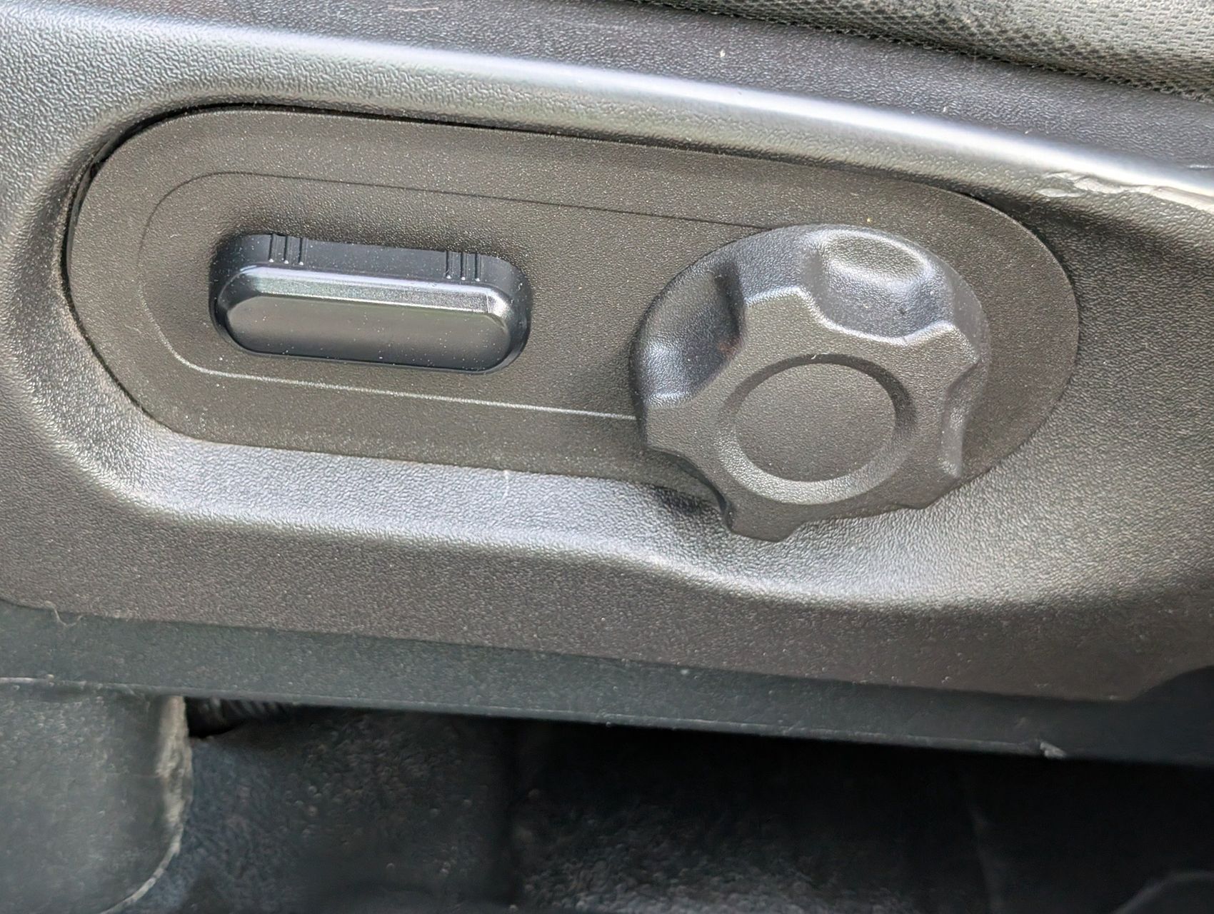 2018 Ford Explorer 24