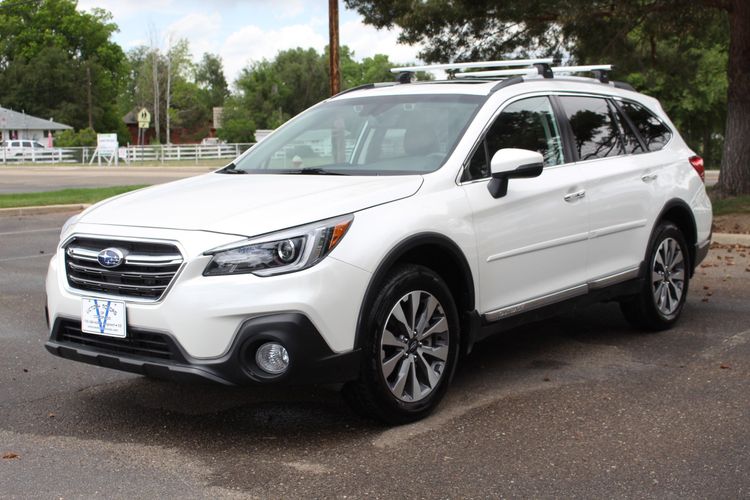 2018 Subaru Outback 3.6R Touring | Victory Motors of Colorado