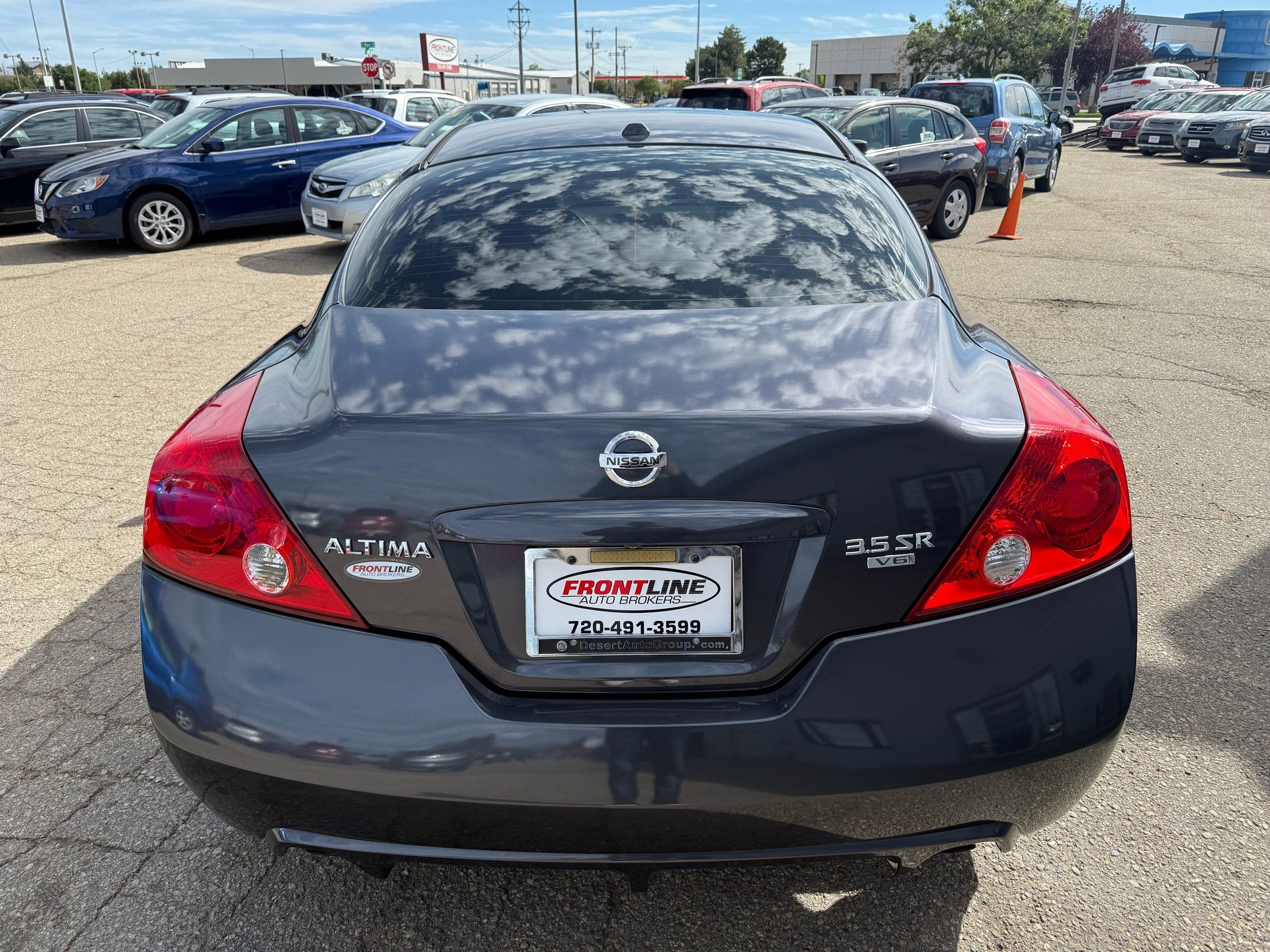 2010 Nissan Altima 3.5 SR photo 6