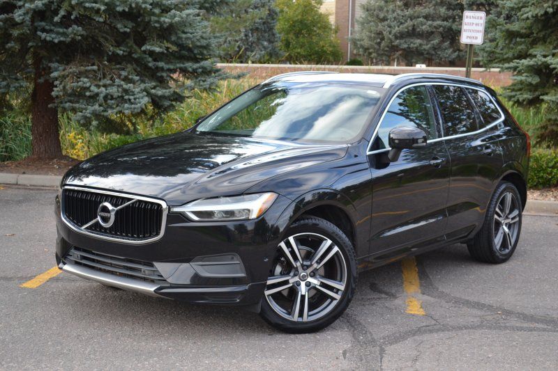2018 Volvo XC60 Momentum's photo