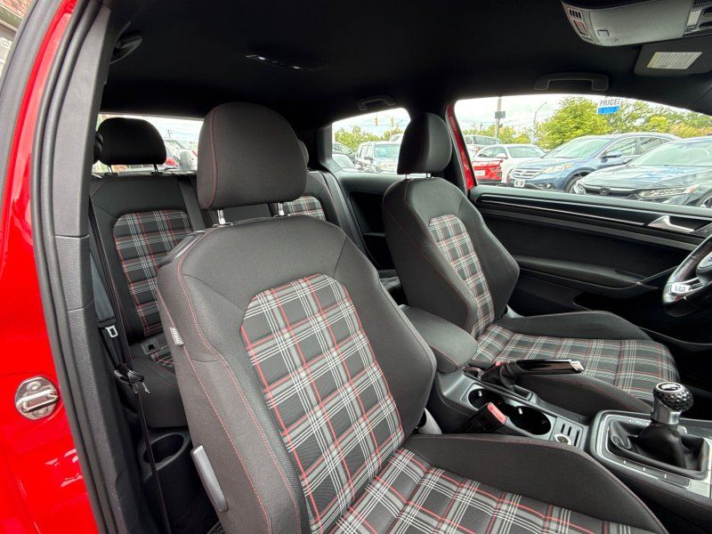 2015 Volkswagen Golf GTI S photo 18