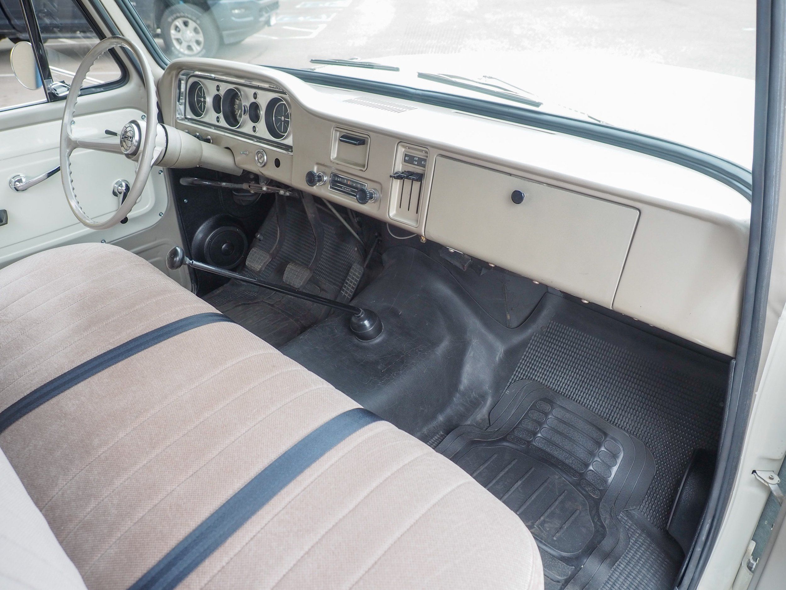 1966 GMC Pickup White RWD