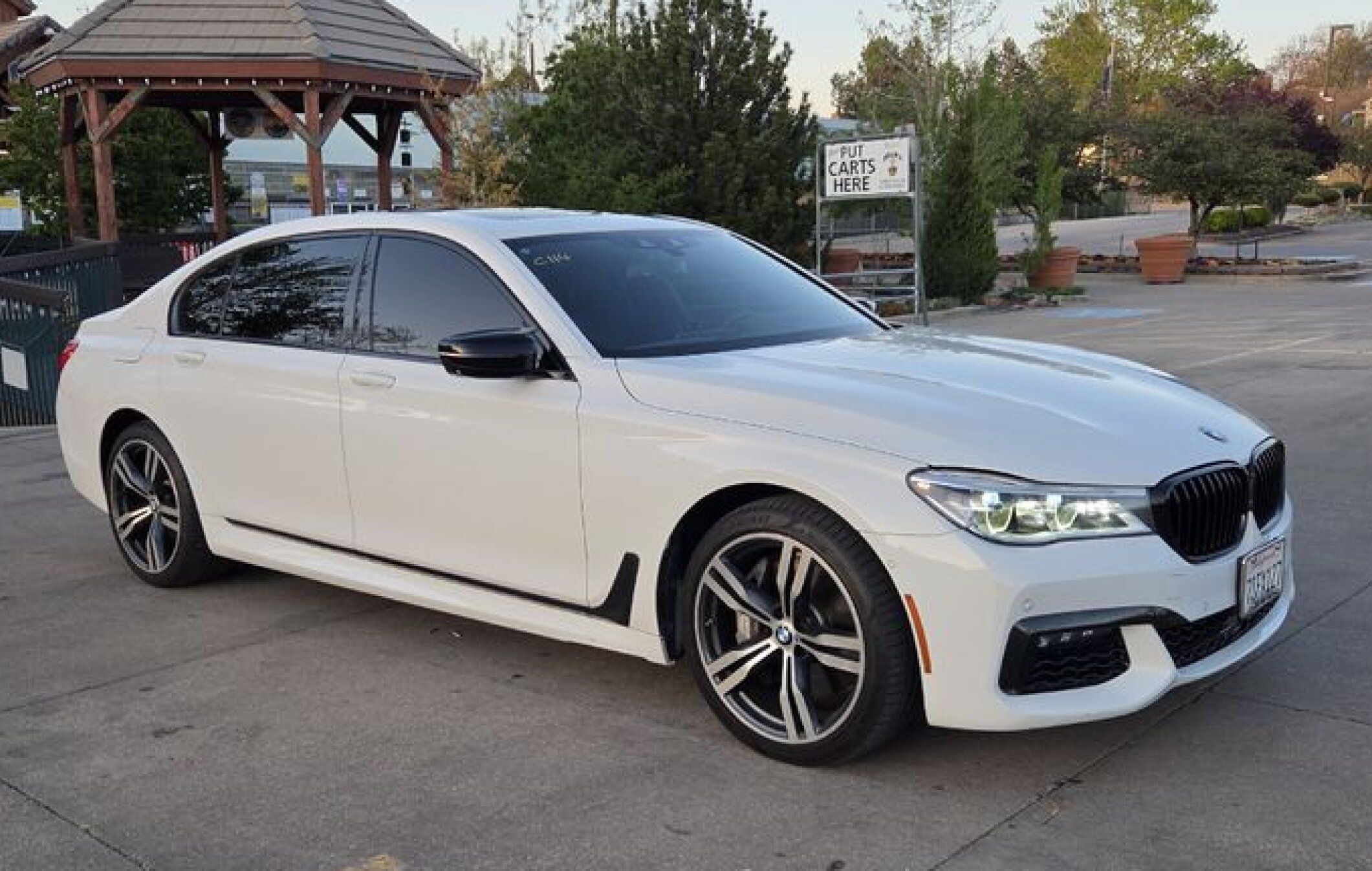 2016 BMW 7 Series 750i xDrive's photo
