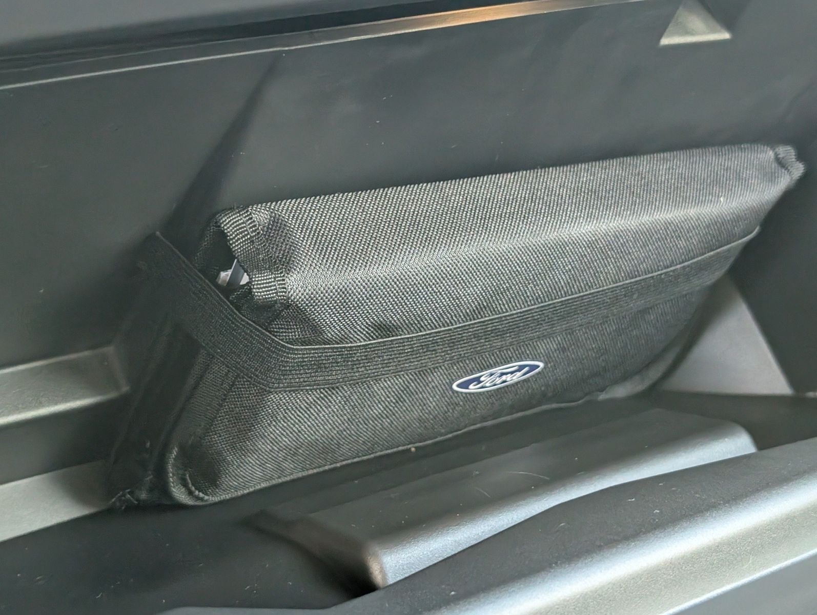 2016 Ford Edge 38