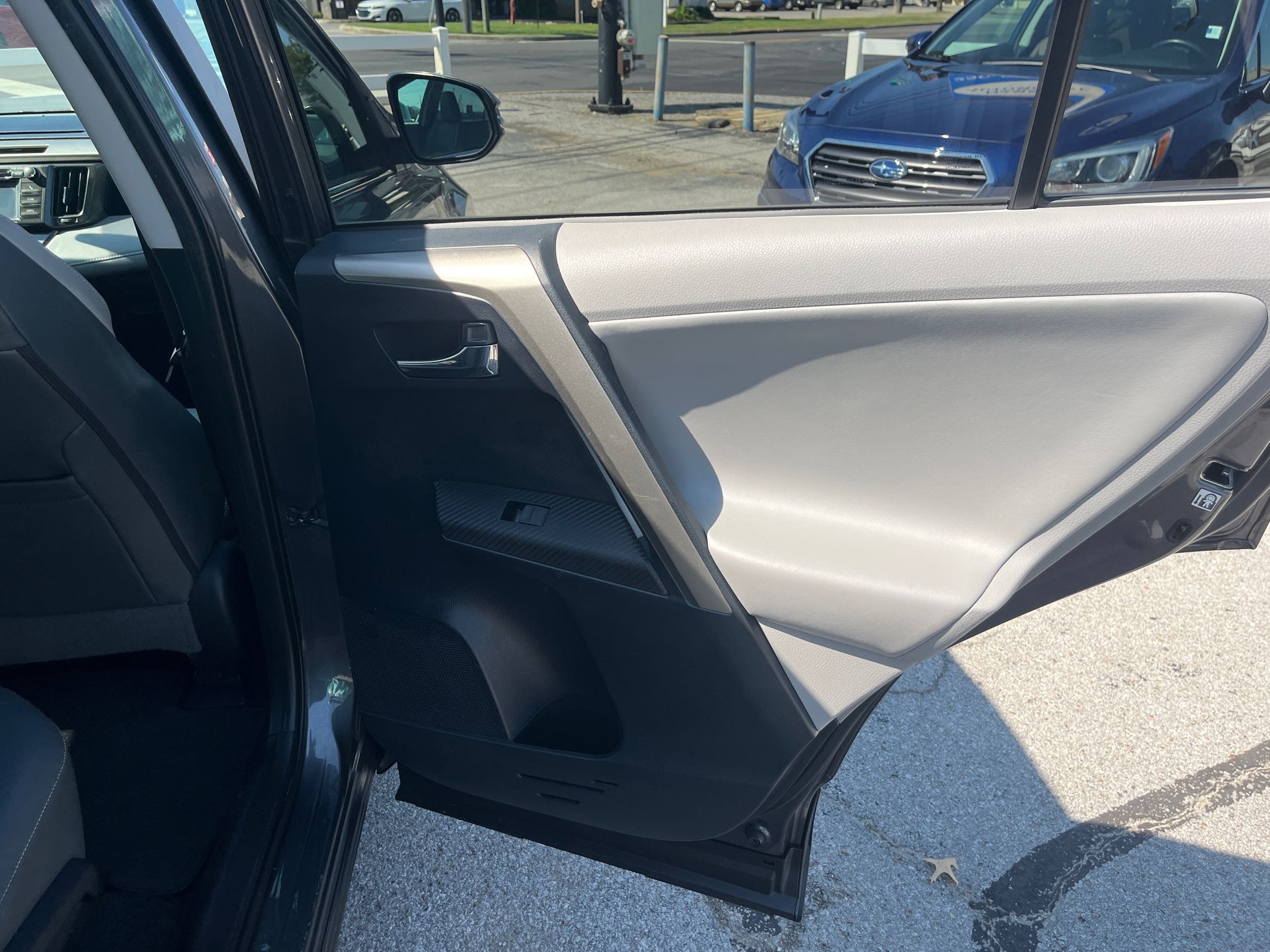 2013 Toyota RAV4 Limited - Photo 17