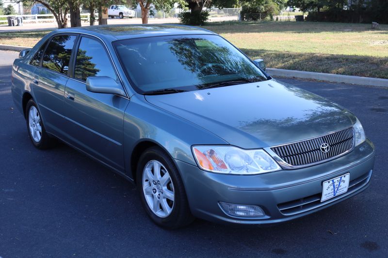 2000 Toyota Avalon Photos