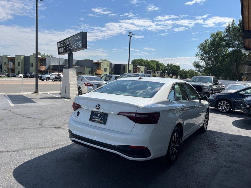 2022 Volkswagen Jetta S photo 3
