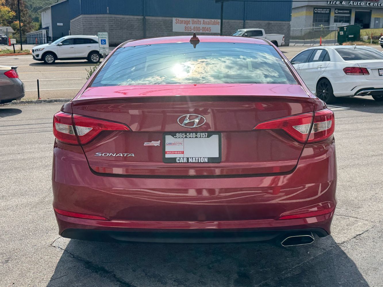 2015 Hyundai Sonata SE photo 3