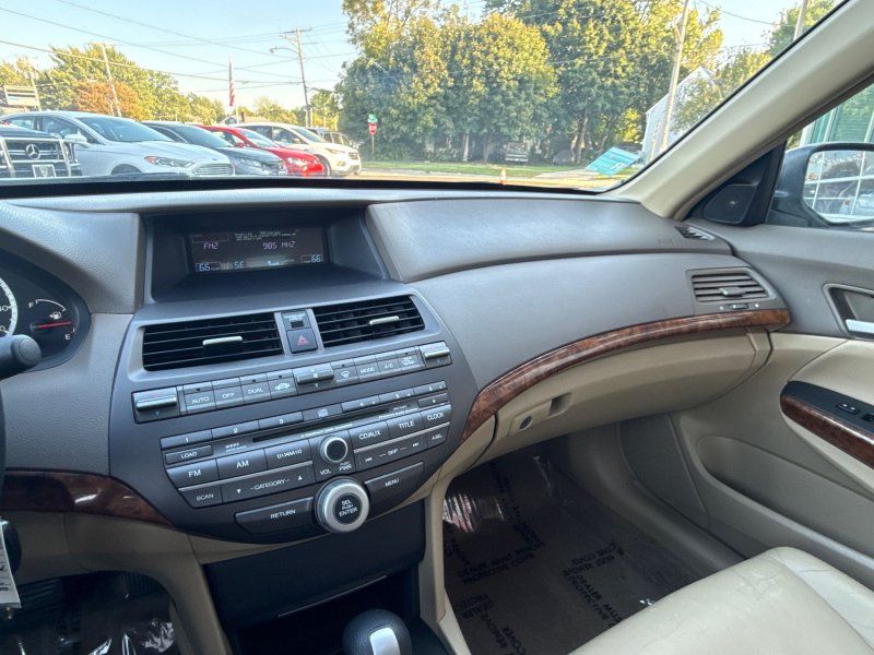 2009 Honda Accord EX-L photo 24