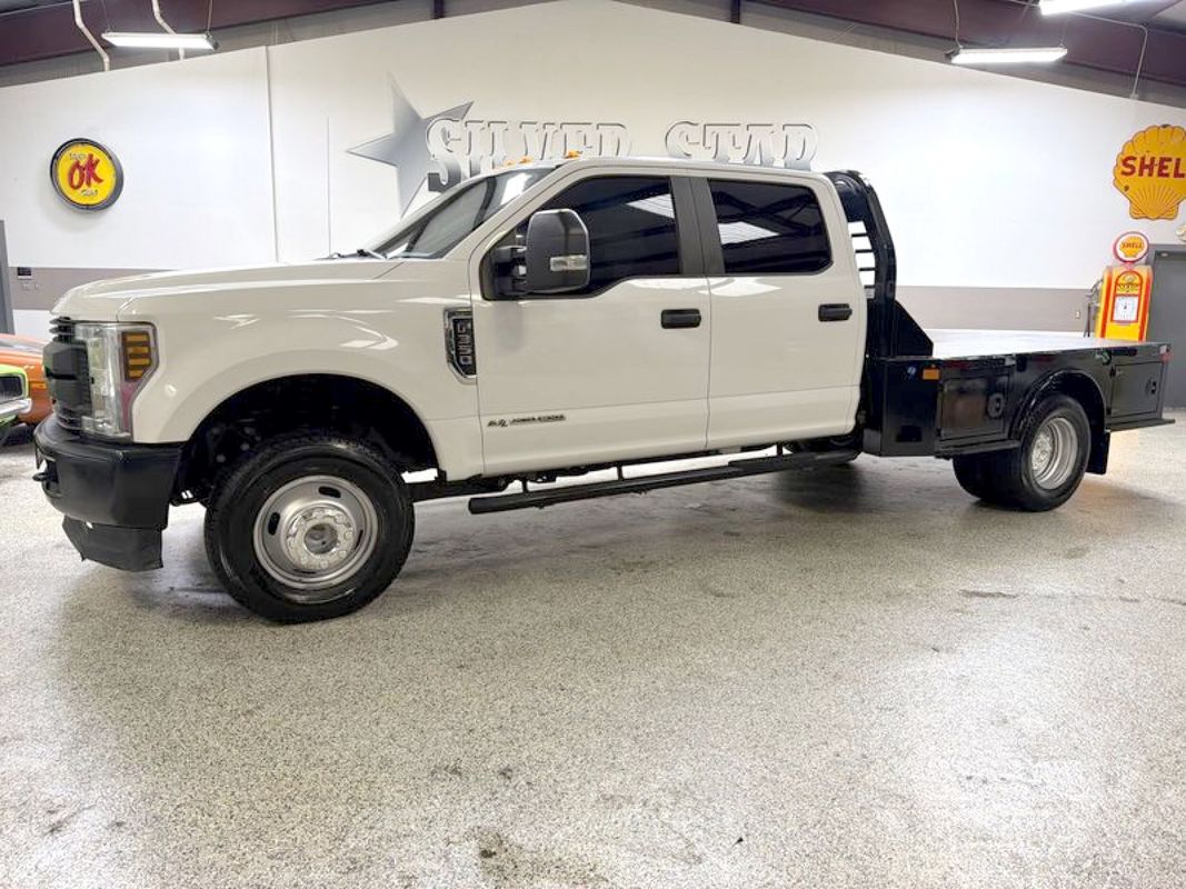 2019 Ford F-350 Chassis XL