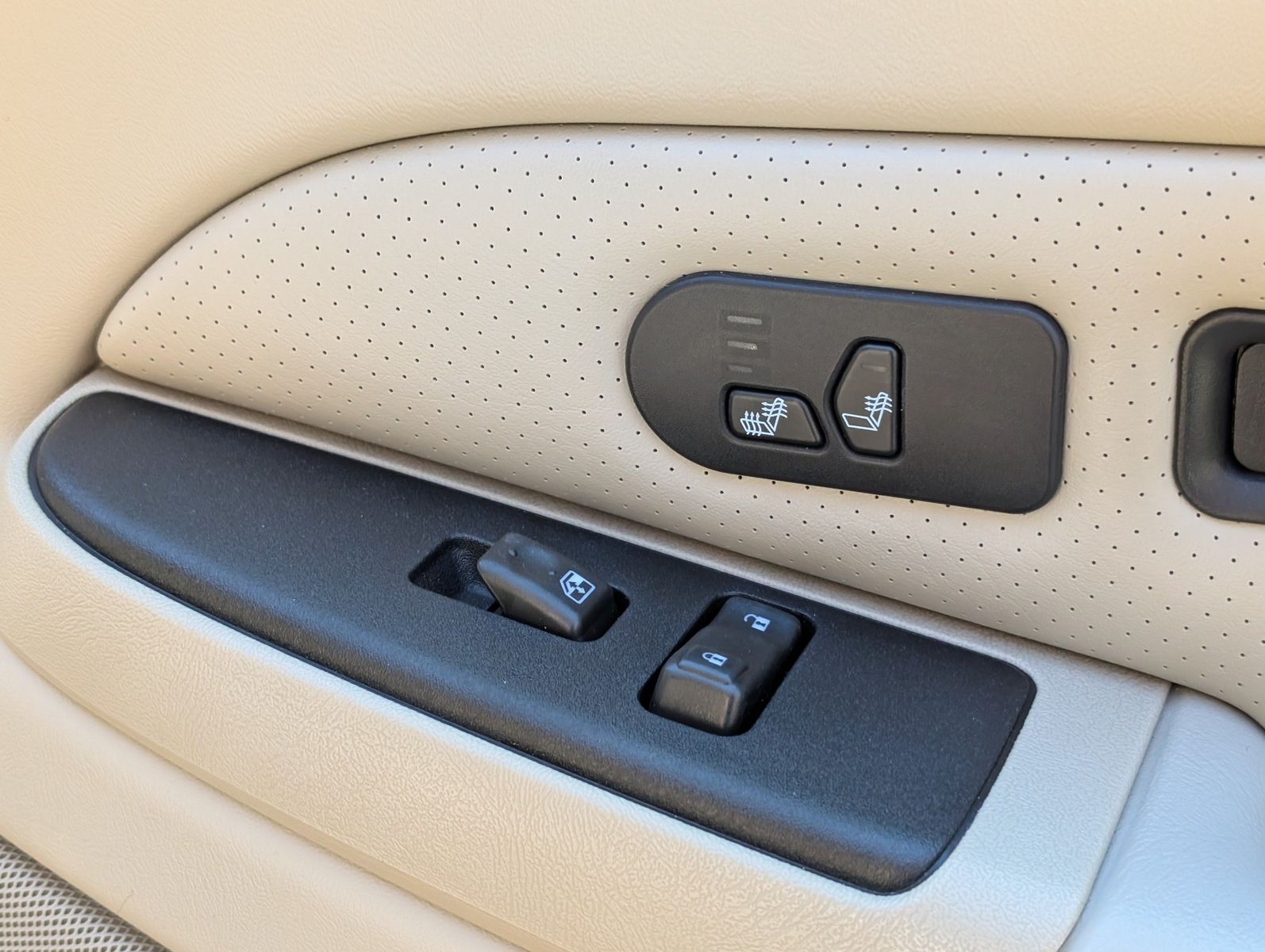 2004 Cadillac Escalade ESV 123
