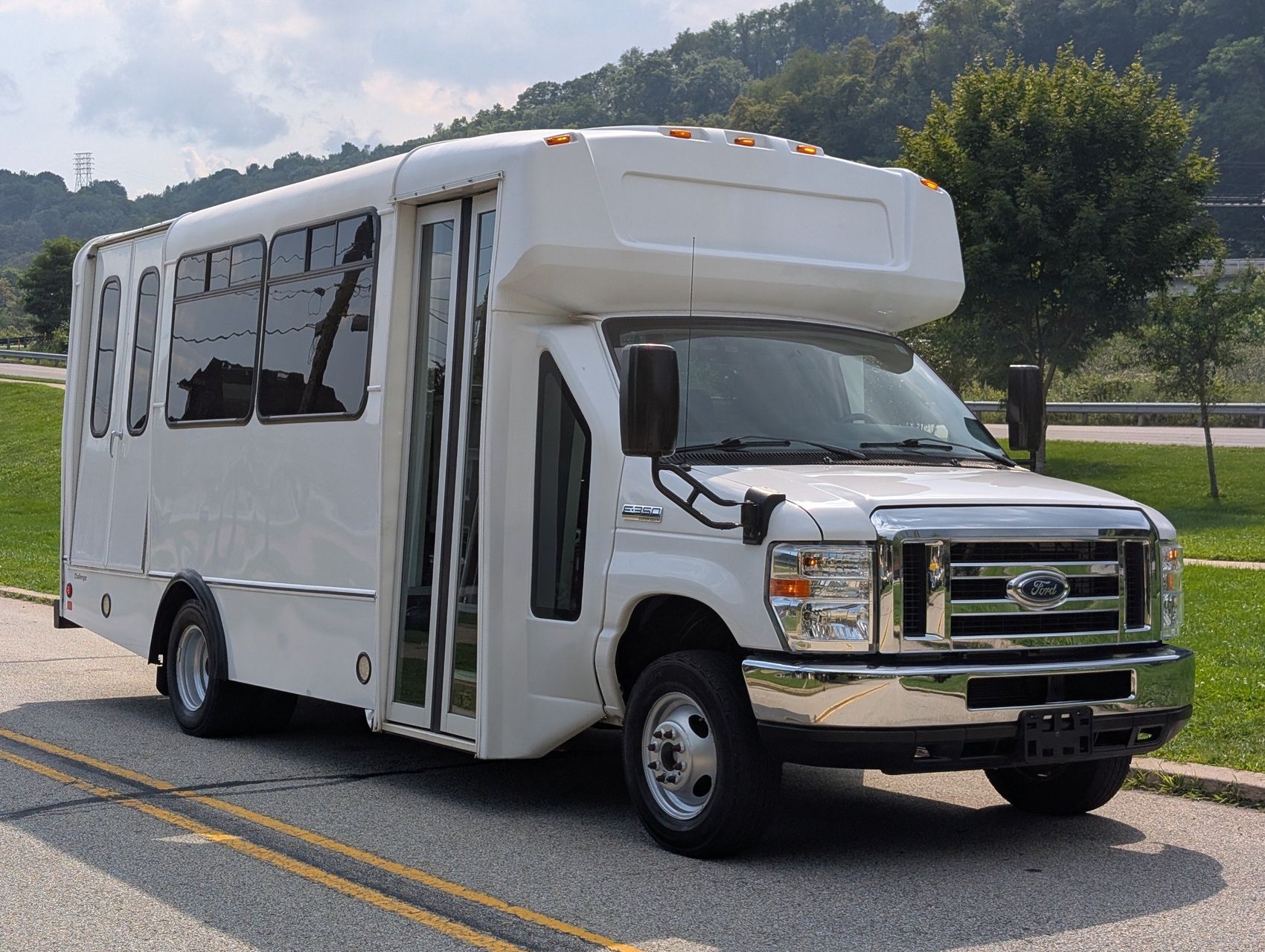 2016 Ford E-350 3