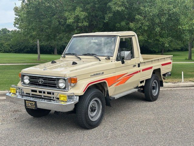 1995 TOYOTA FZJ75 | The Manhattan Auto Group