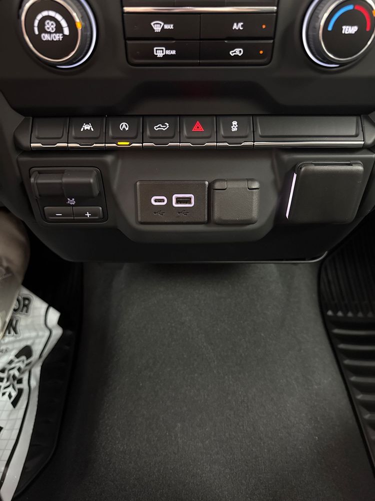 2024 Chevrolet Silverado 1500 Custom photo 22