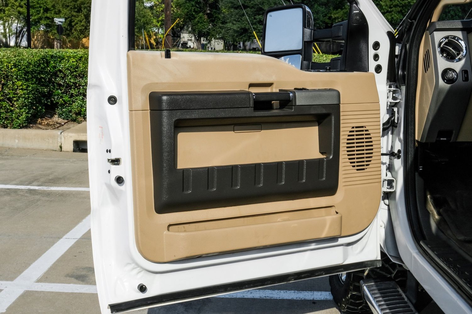 2013 Ford F-250 Platinum photo 40