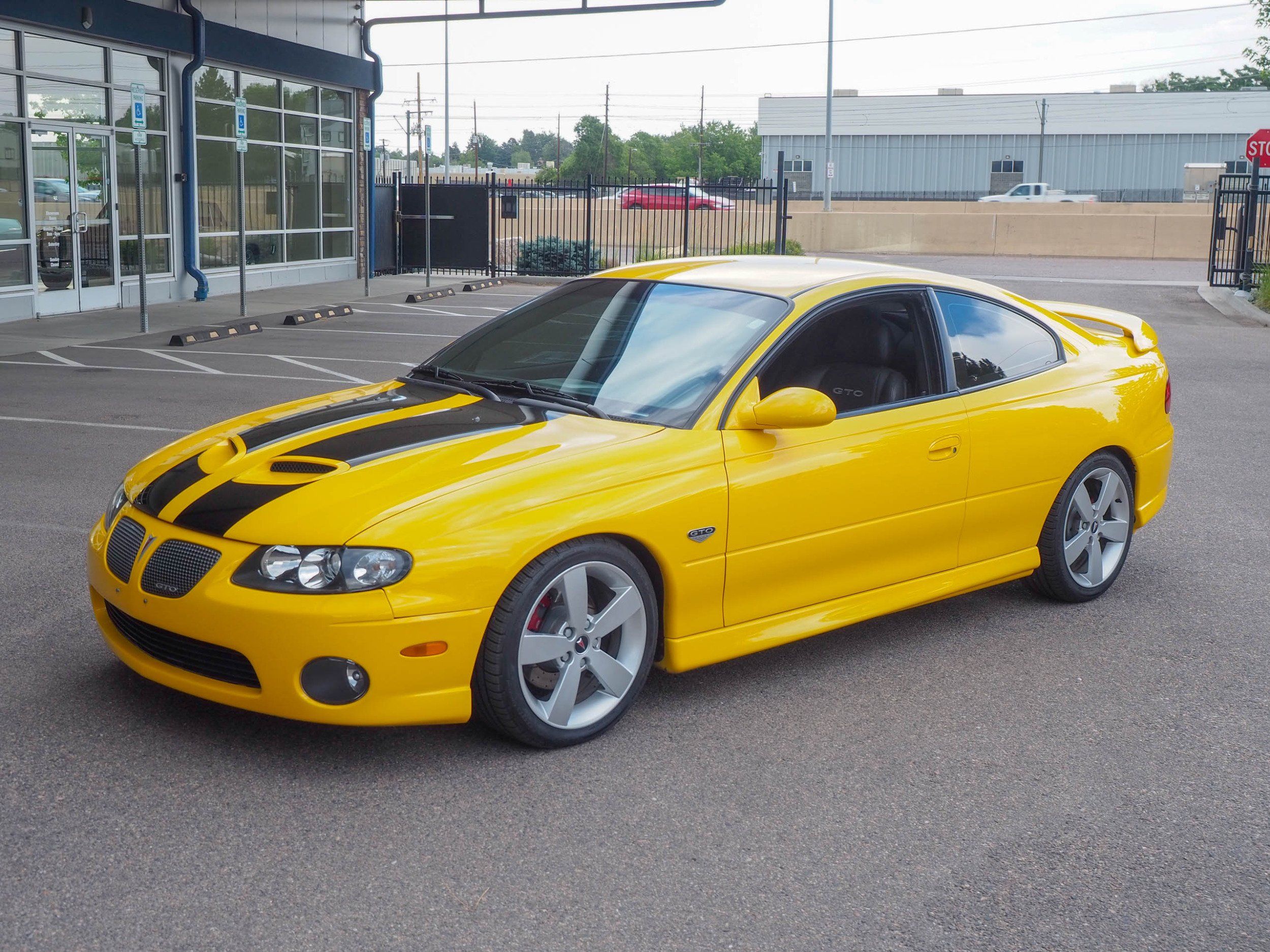 2005 Pontiac GTO Yellow 