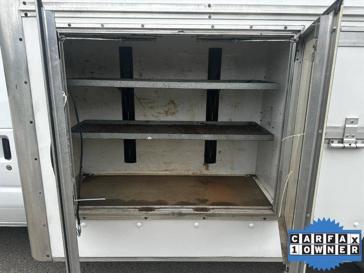 2017 Ford E-Series 24