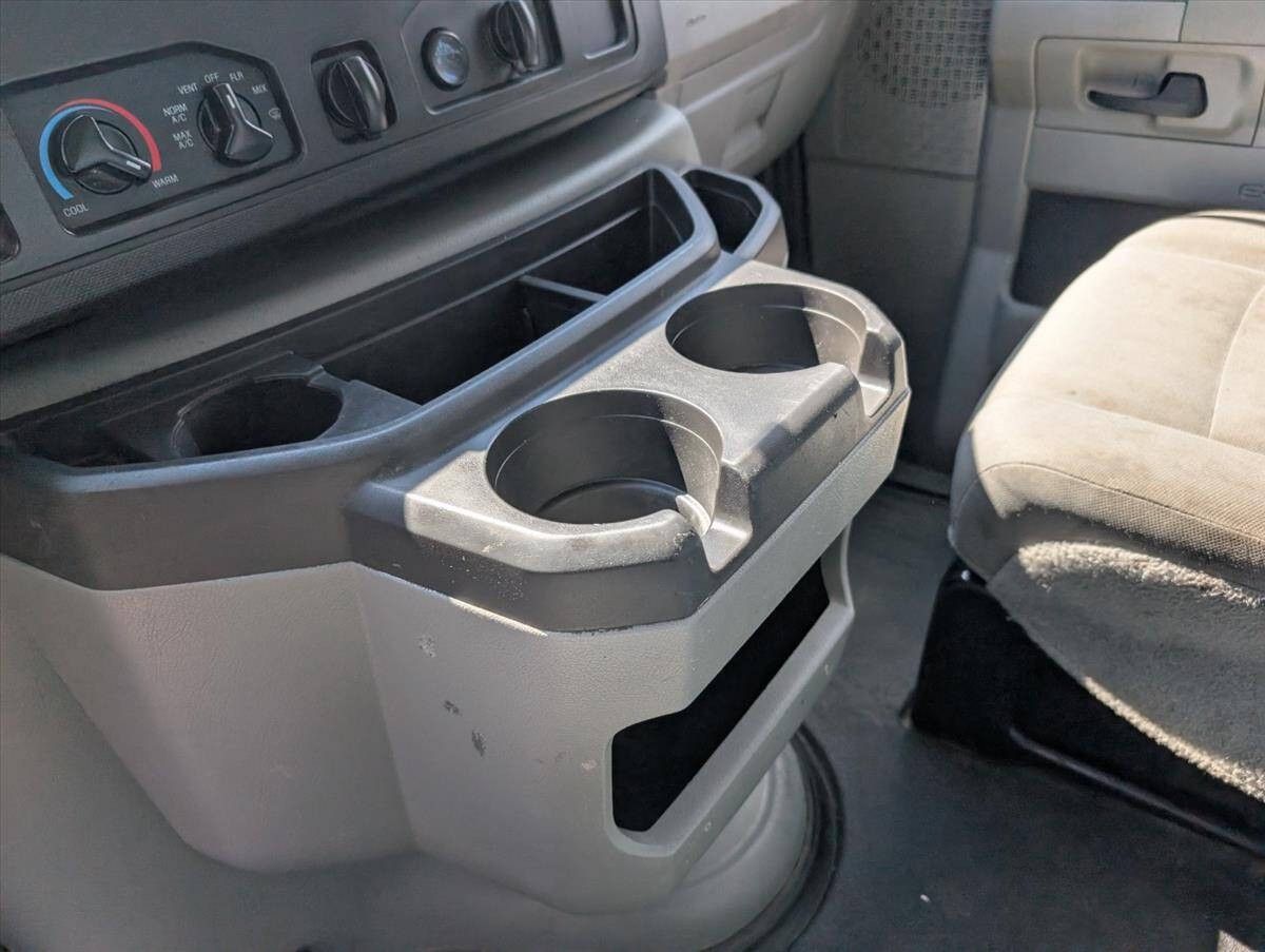 2014 Ford E-Series 82