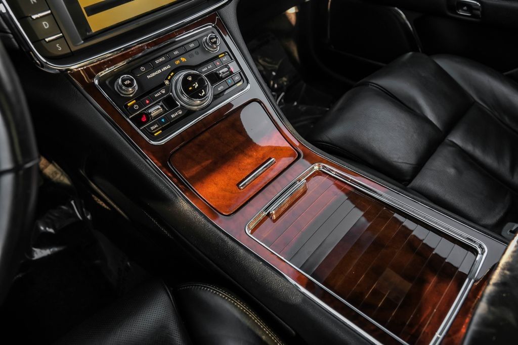 2017 Lincoln Continental Select photo 20
