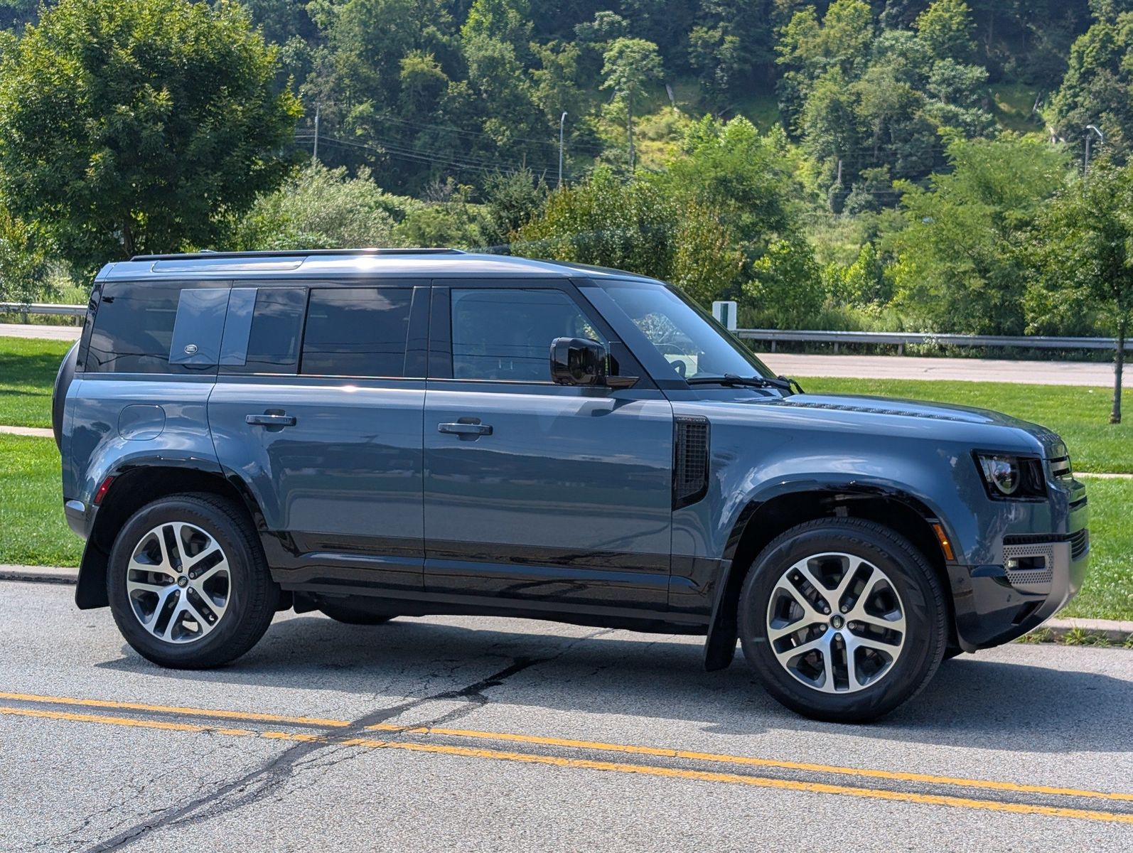 2024 Land Rover Defender 5