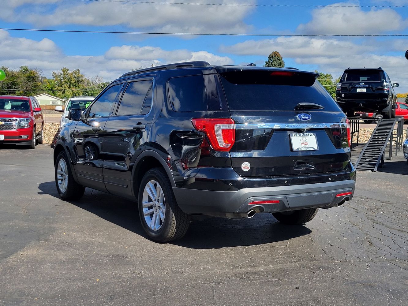 2017 Ford Explorer Base photo 2
