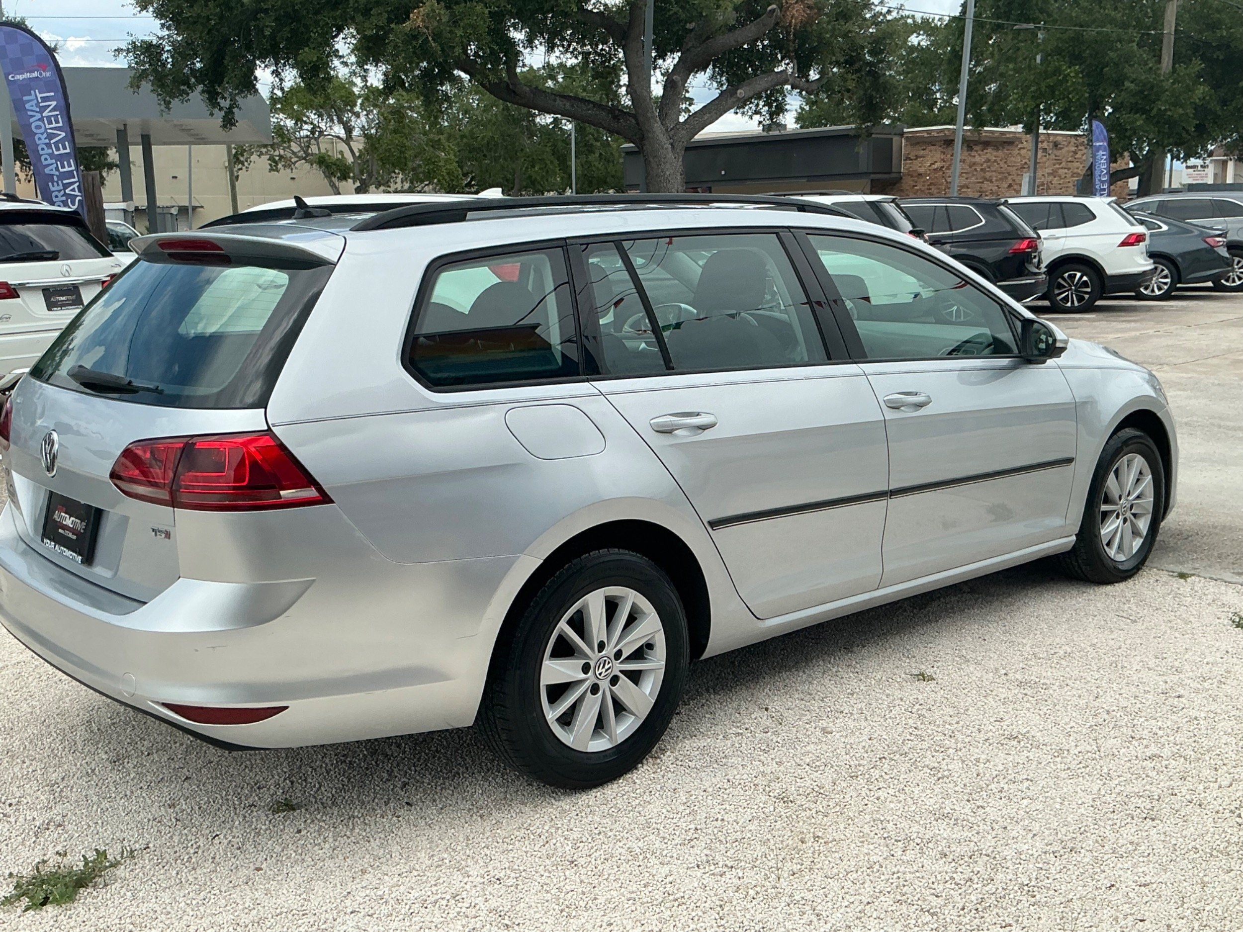 2016 Volkswagen Golf SportWagen TSI S photo 4