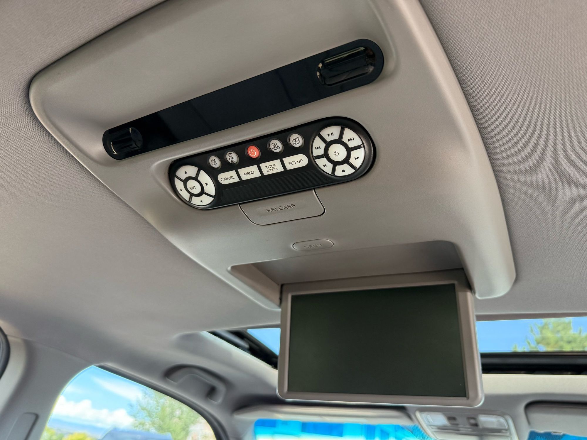 2014 Honda Pilot Touring photo 24