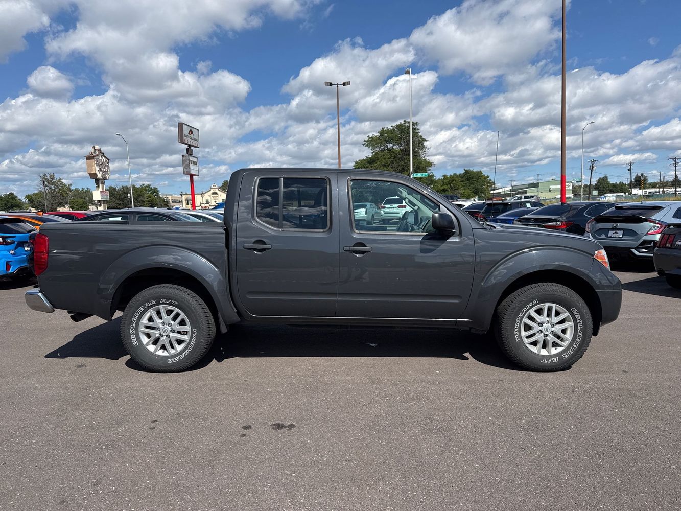 2014 Nissan Frontier SV photo 8