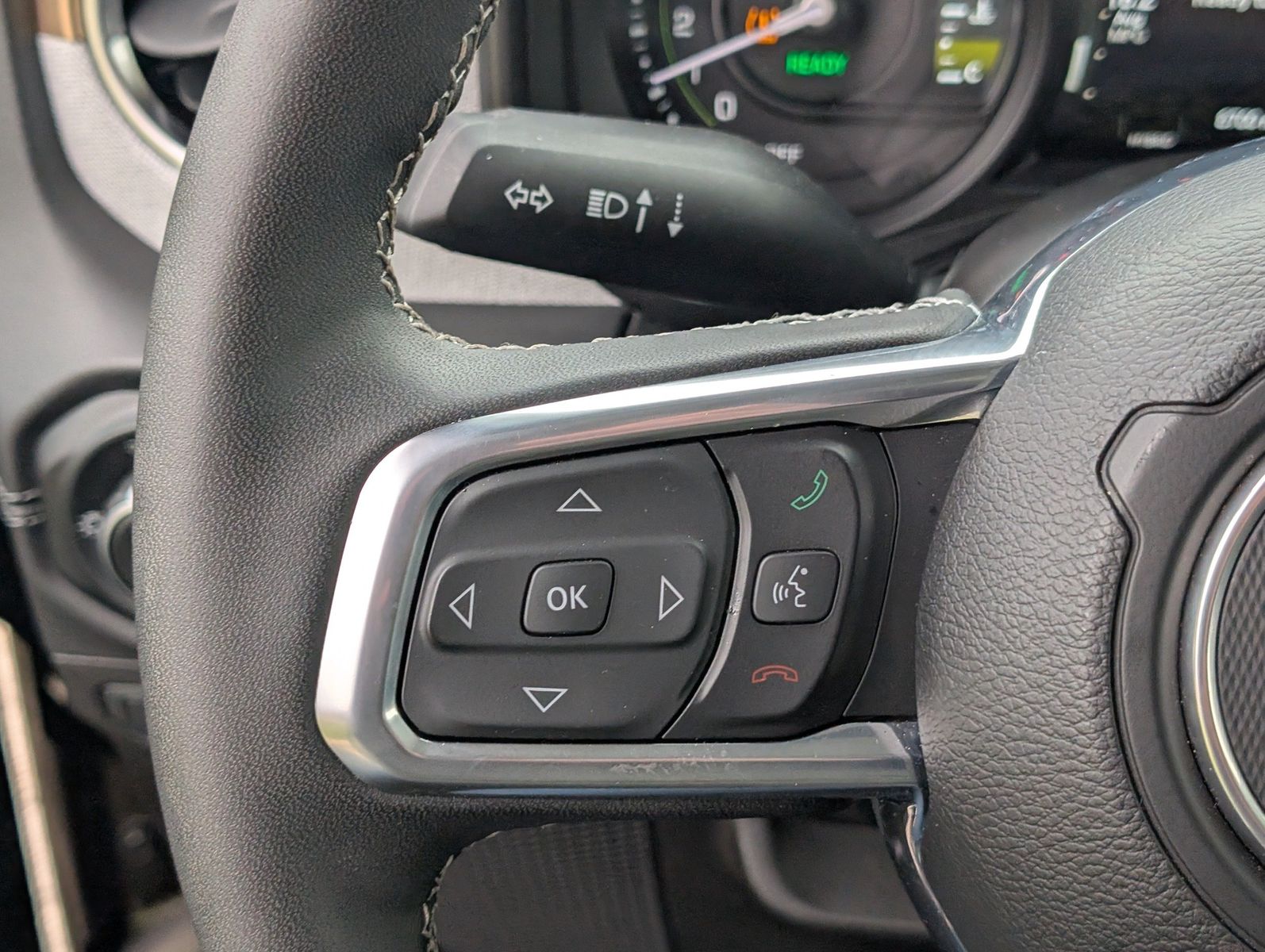 2025 Jeep Wrangler 4xe 33