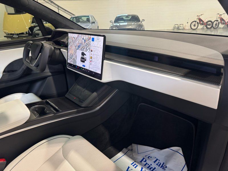 2022 Tesla Model X Plaid, photo 18
