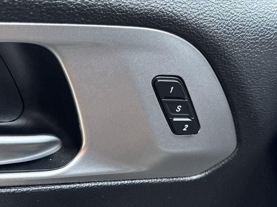 2023 Chrysler Pacifica Hybrid Touring L photo 16
