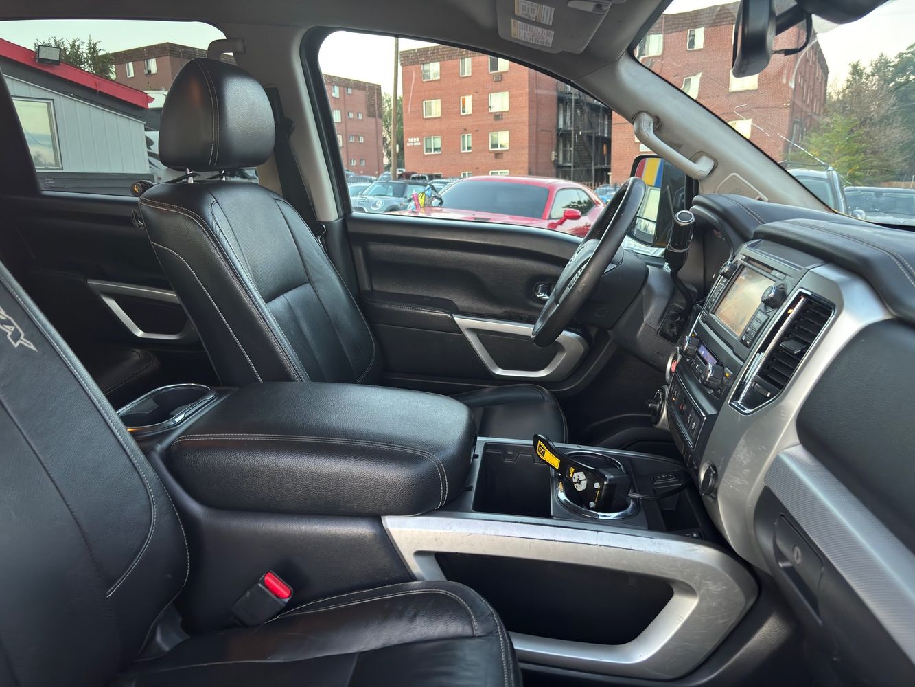 2016 Nissan Titan PRO-4X photo 57