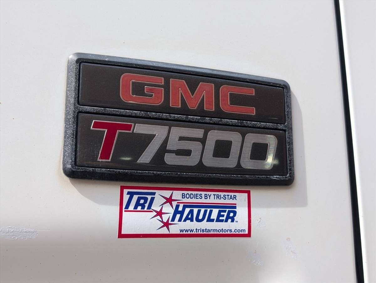 2008 GMC T7500 27