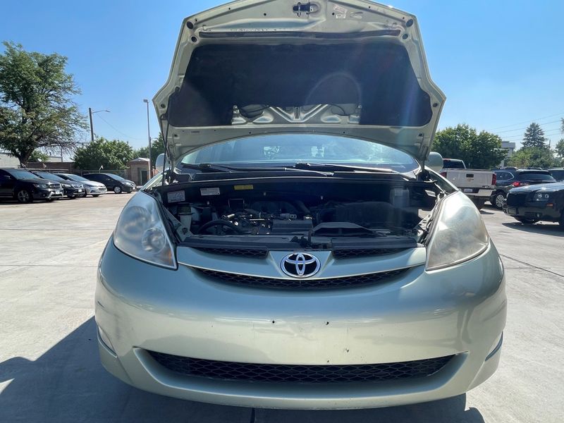 US Toyota Sienna limited 純正グリル 訳あり US Toyota Sienna limited 純正グリル 訳あり US Toyota Sienna