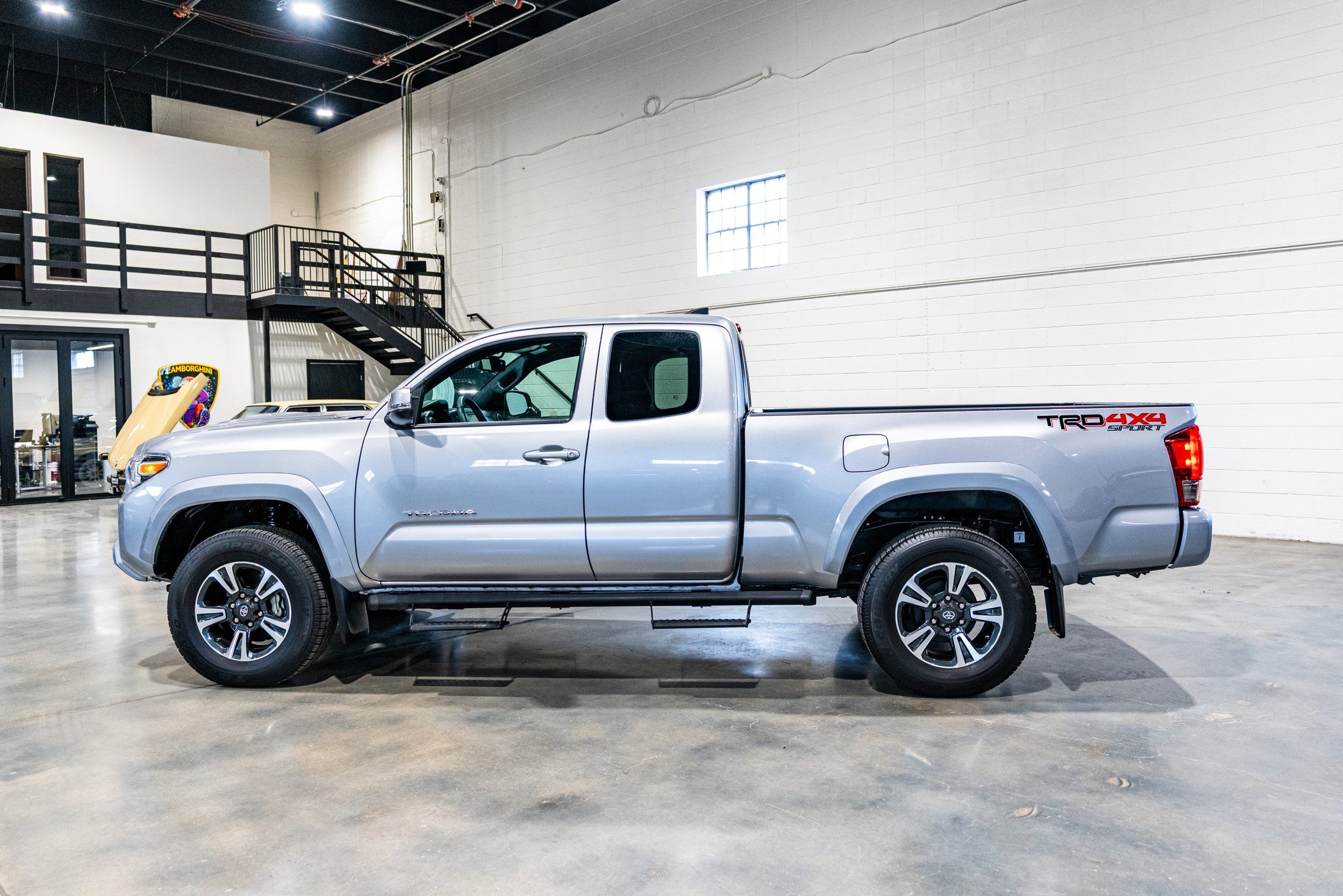 2017 Toyota Tacoma TRD Sport, photo 12