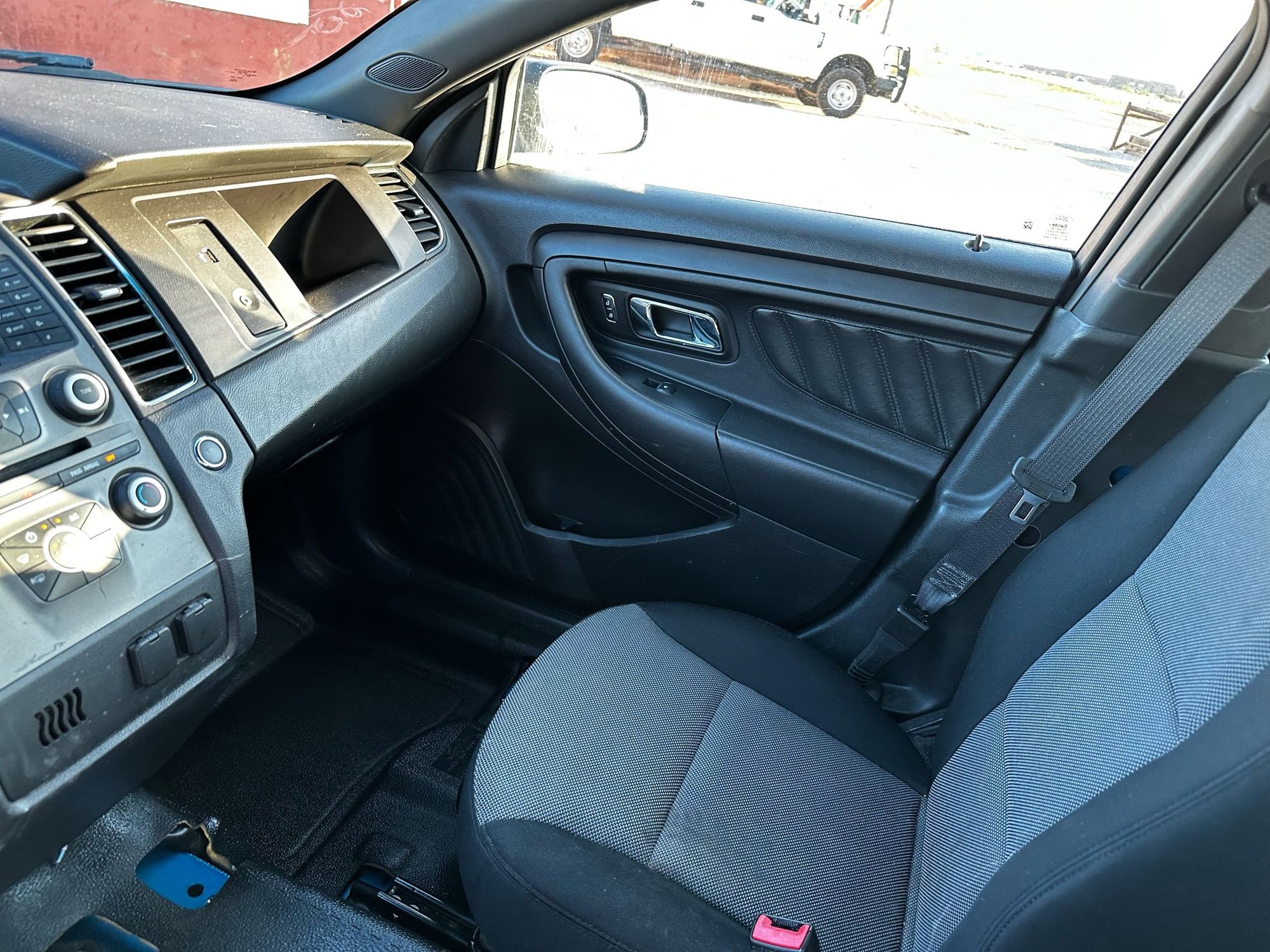 2013 Ford Taurus photo 31