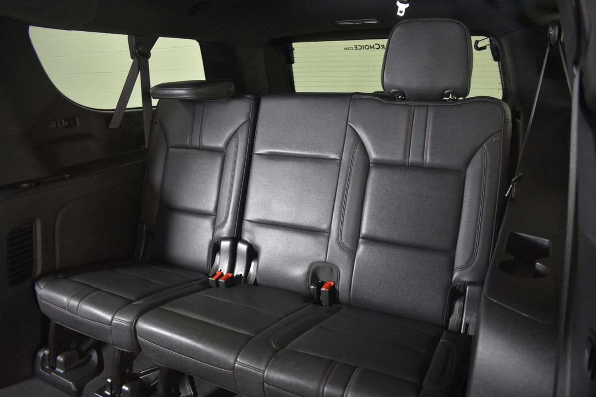 2023 Chevrolet Suburban 4WD RST