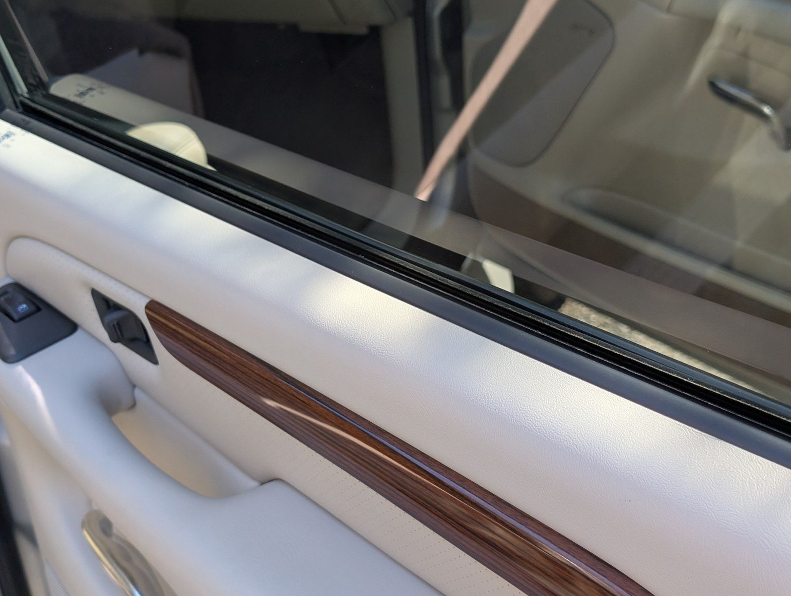 2004 Cadillac Escalade ESV 209