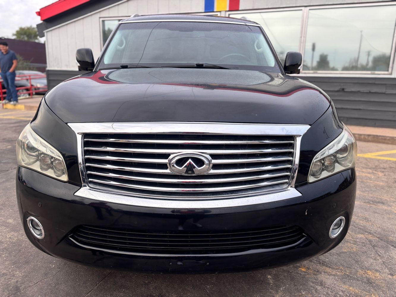 2011 Infiniti QX56 Base photo 4