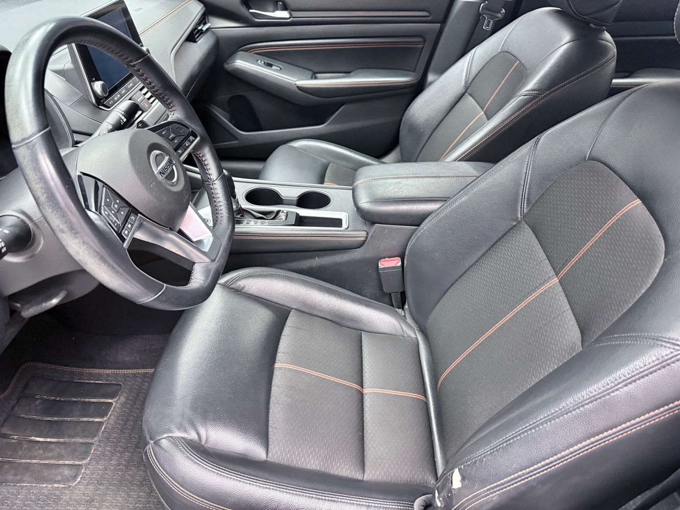 2021 Nissan Altima 2.5 SR photo 10