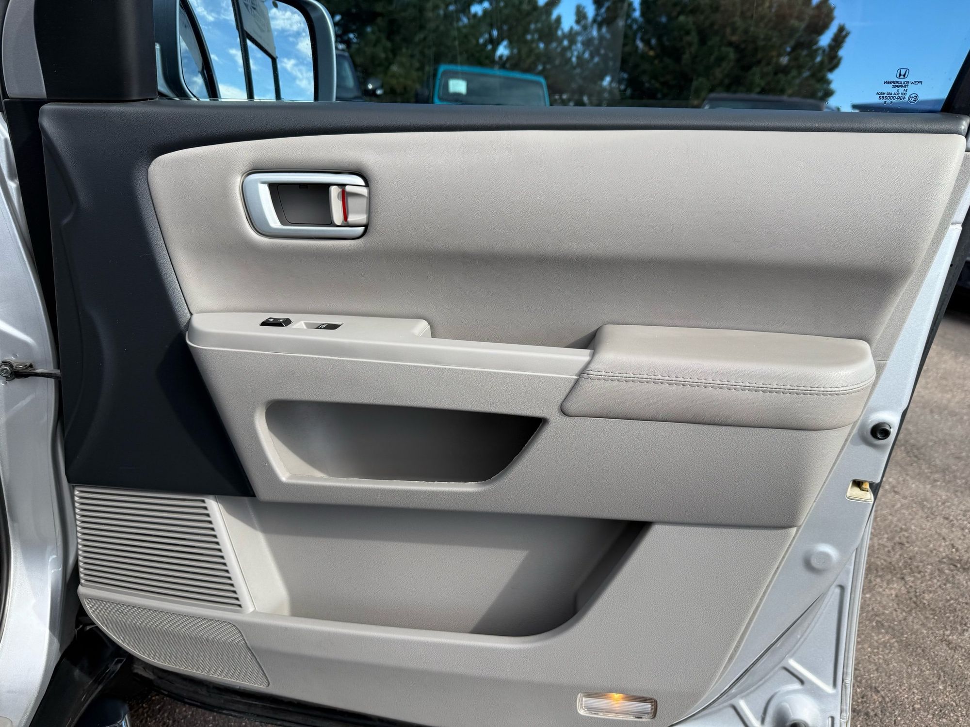 2014 Honda Pilot Touring photo 28
